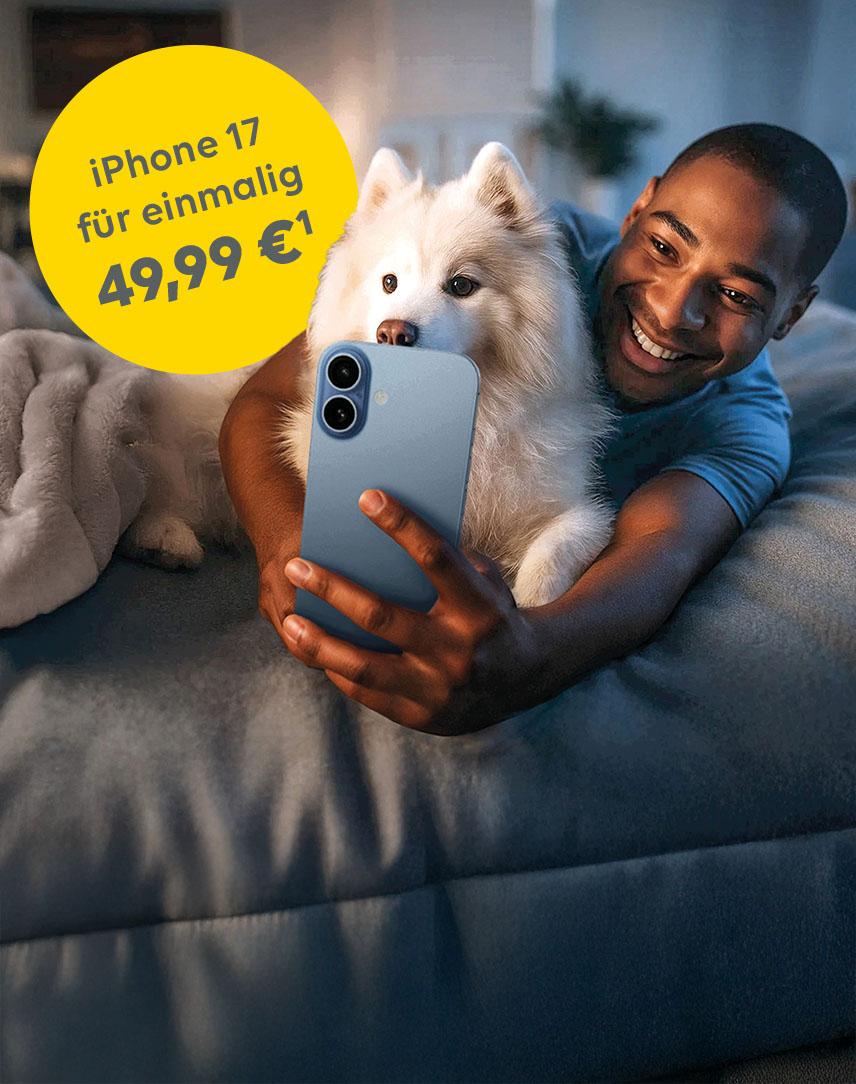 Mann macht Selfie mit seinem Hund